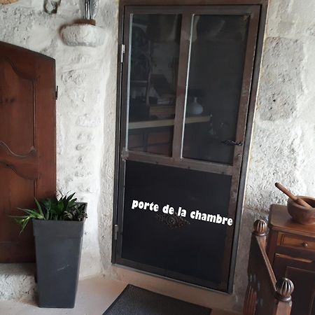 La Garde Adhemar, L'Escalier Medieval Екстериор снимка